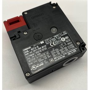 OMRON D4NL-4EFA-B_LOT NO 28717ZA